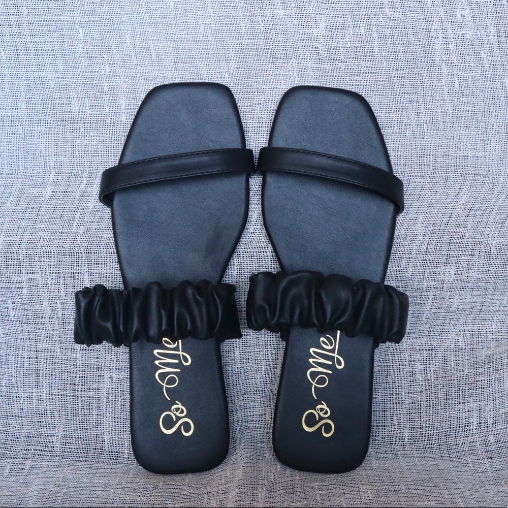 Miss Lola ‘Italian Brunch’ Slip Sandals NEW